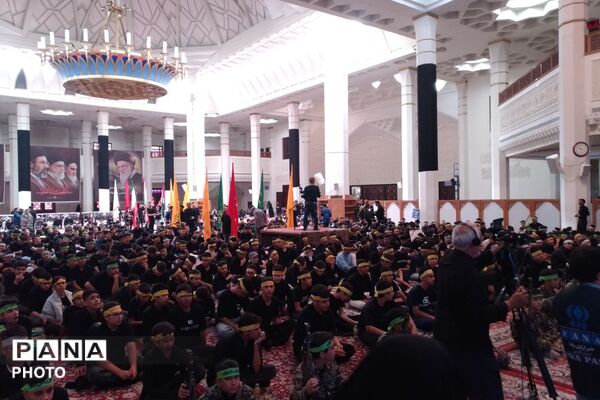 نوجوانان عاشورایی در حرم شاهچراغ(ع) - 2