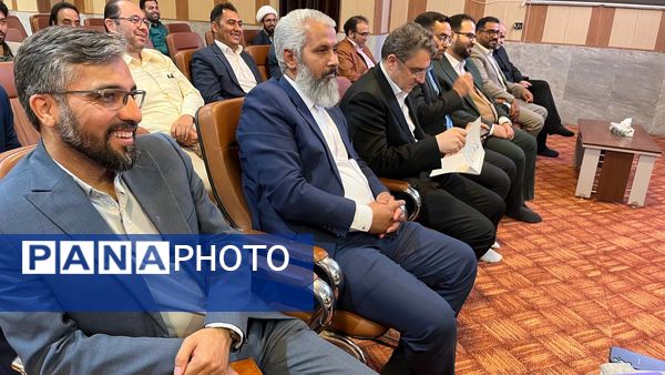 جلسه هم‌اندیشی و دانش افزایی ویژه سر گروه‌های مشاوره و تفکر سبک زندگی آموزش و پرورش خراسان رضوی 