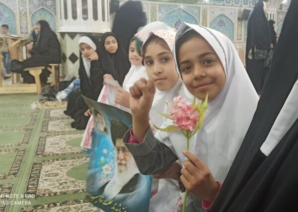 میعادگاه دانش‌آموزان با نماز جمعه
