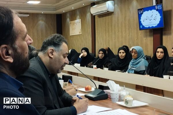 بزرگداشت هفته معلم و تقدیر از خدمات ارزنده مشاوران در بهارستان‌دو
