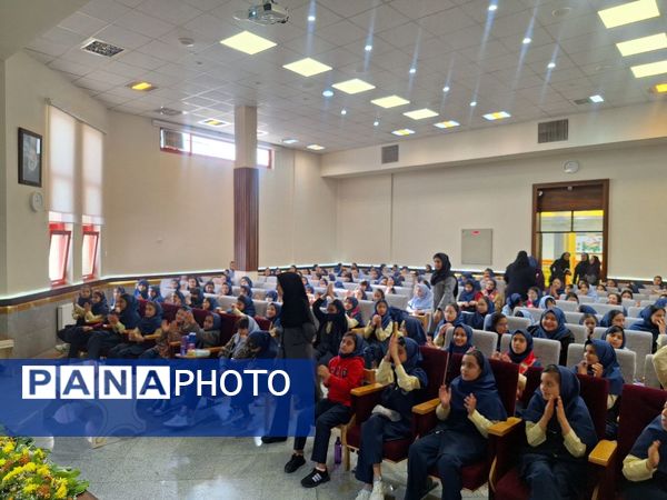 فریاد آزادی و همبستگی در دبستان آرمینه مصلی‌نژاد