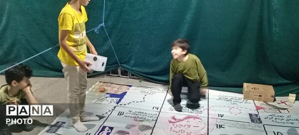 گذری بر غرفه های دهه نودی ها در نیشابور