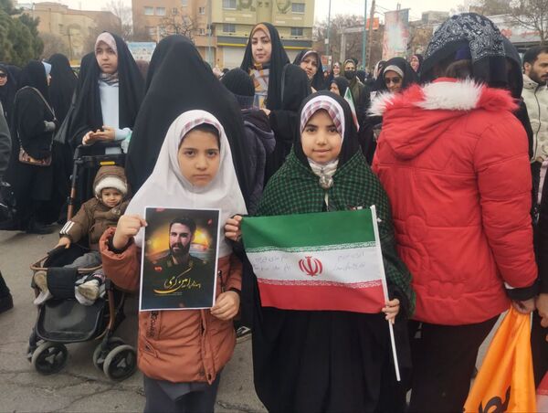 شکوه همدلی در روز پیروزی