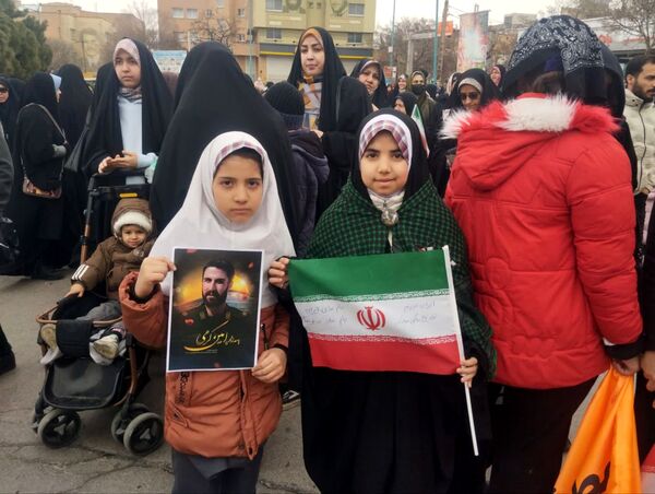 شکوه همدلی در روز پیروزی