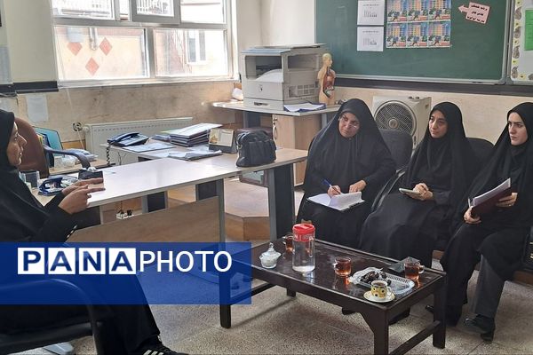 بازدید سرگروه کیفیت بخشی فعالیت‌های پرورشی استان از مدارس ناحیه دو شهرری 