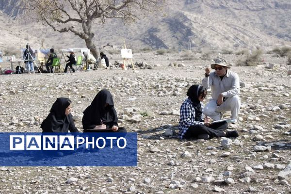 کارگاه آموزشی طراحی و نقاشی هنرستان فاطمه زهرا (س) در شهرستان گچساران