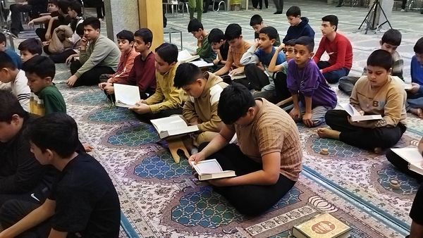 دم دمای اذان و قرائت آیاتی چند از قرآن 