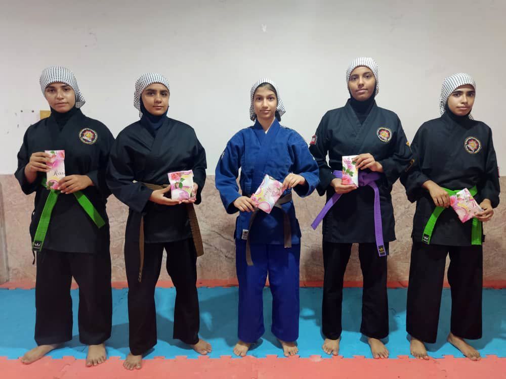 مراسم تجلیل از بانوان ورزشکار متعهد به عفاف و حجاب در بندرعباس برگزار شد 