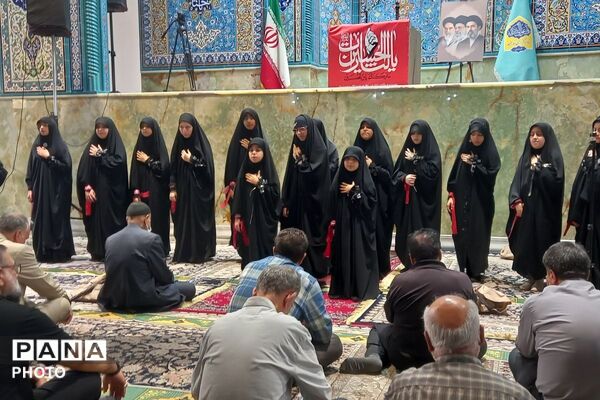 هم‌نوایی دانش‌آموزان شهرقدس در مصلی