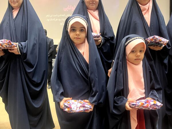 جشن بزرگ انقلاب در هشتگرد 