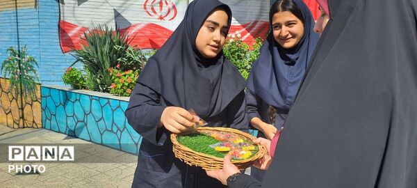 جشن میلاد حضرت زینب(س) و گرامیداشت روز پرستار در دبیرستان اهل‌البیت(ع) ناحیه 4 کرج