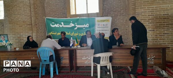 خدمت رسانی ادارات و سازمان های شهرستان نیشابور در میزخدمت نماز جمعه 