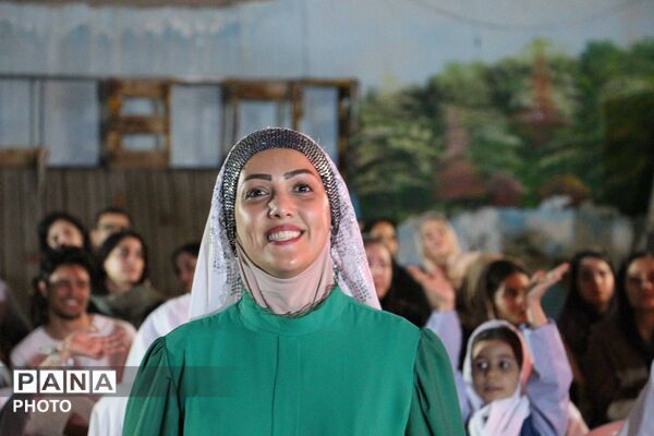 جشن شکوفه‌ها در مدرسه ۱۷ شهریور بجنورد با یاد دختران شهید میناب
