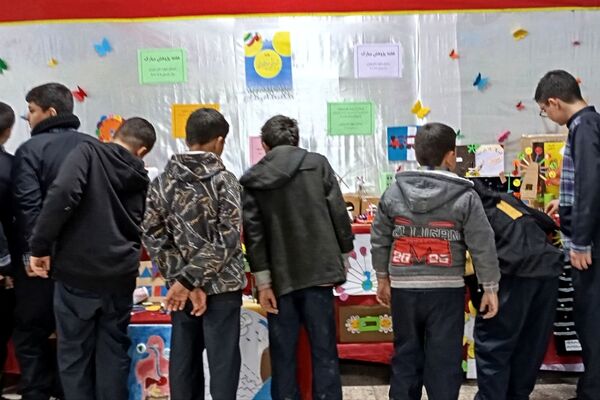 گرامیداشت «هفته پژوهش» در دبستان شهید دکتر چمران ناحیه دو شهرری 
