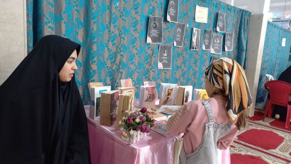برگزاری «میز خدمت ویژه بانوان» به مناسبت میلاد حضرت فاطمه زهرا (س) در فیروزان