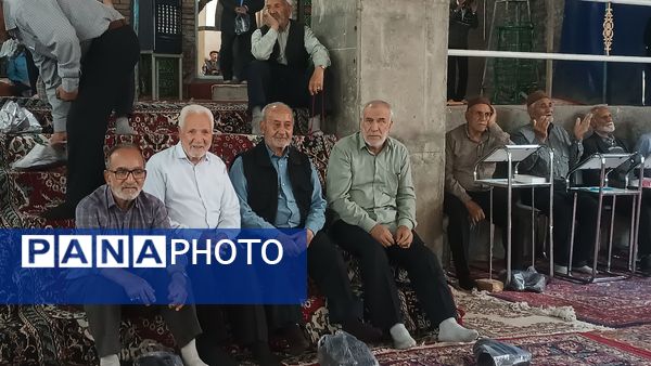 نماز جمعه با حضور مسئولان آموزش و پرورش نیشابور به مناسبت هفته بزرگداشت معلم 