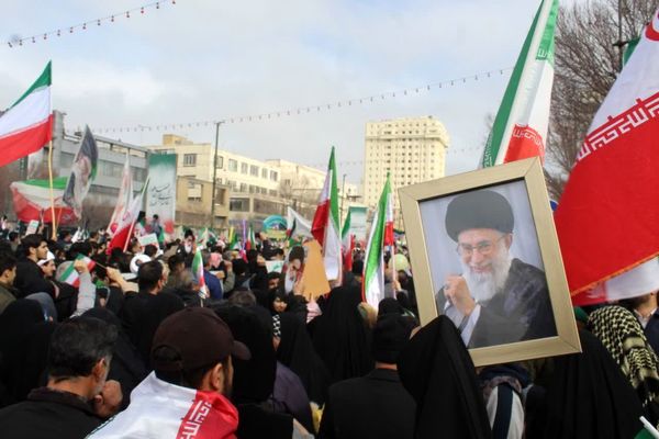 حضور پرشور مردم مشهد در راهپیمایی ۲۲بهمن 