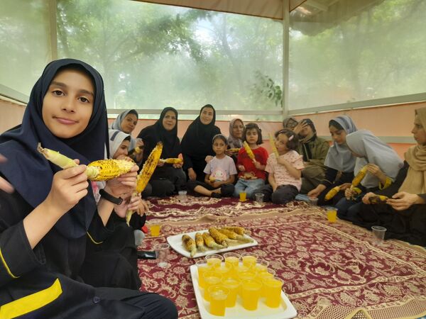 اردوی مادر دختری حورا دانش‌آموزان ناحیه یک مشهد