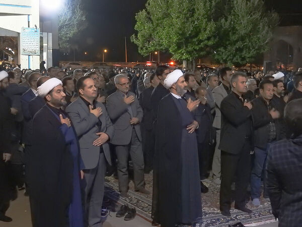 اجتماع بزرگ عزاداران شهدای خدمت در گلزار شهدای نیشابور