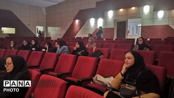 چهل‌وچهارمین جشنواره فرهنگی هنری ناحیه ٧ عرصه ای برای نمایش استعدادها