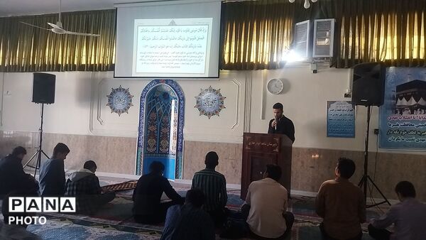 تصاویری از قرائت های قرآن بعد از نماز ظهر و عصر در دبیرستان شاهد ابوذر غفاری نیشابور 