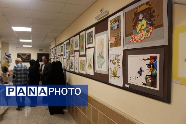 برپایی نمایشگاه هفته مشاغل در هنرستان شهید مهدی هندویان قم