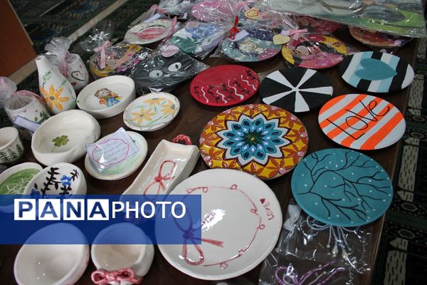 بازدید مدیر کانون فرهنگی هدایت از نمایشگاه آثار تجسمی دانش‌آموزان سوده