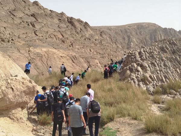 برگزاری اردوی علمی-تفریحی فسیل شناسی دبیرستان نمونه دولتی دانش 