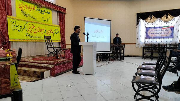 حضور مسئولان آموزشی در بن برای گفت‌وگو دربارهٔ مسائل مدارس با اولیا