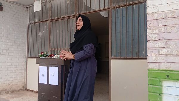 زنگ مهر در مدرسه زکیه برآباد به صدا درآمد