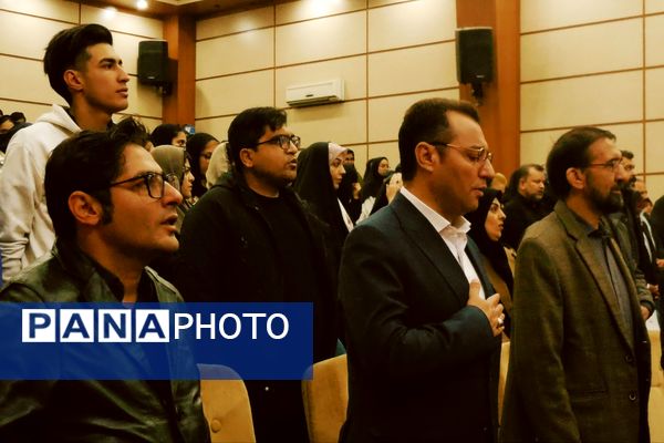 اختتامیه هفته پژوهش شهرداری نصیرشهر با رونمایی از کتاب «اردک دیوانه»  