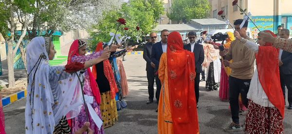 آیین نمادین «سپاس معلم »در ناحیه یک شهرکرد 