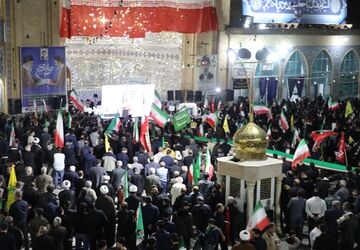 طنین «بی‌تاب میناب» در صحن امامزاده جعفر (ع)؛ تجدید میثاق پیشوایی‌ها با شهدای دانش‌آموز
