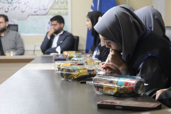 نشست قائم‌مقام سازمان دانش‌آموزی کشور با اعضای سازمان دانش‌آموزی خوزستان
