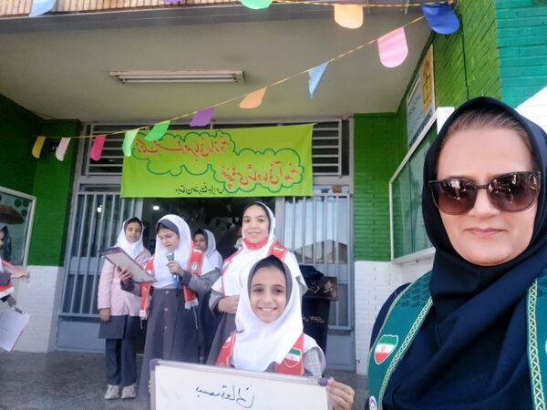 صبحگاه شاد مدارس دخترانه استان اصفهان در قالب طرح «نوجوان شاد ایرانی (نشا)»