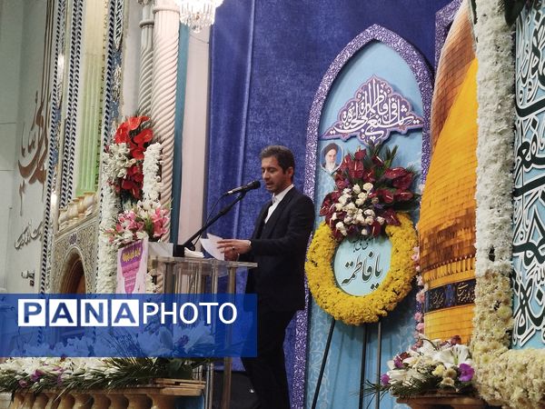 اجتماع دختران دانشجو در حرم مطهر حضرت معصومه (س) به مناسبت روز دختر  