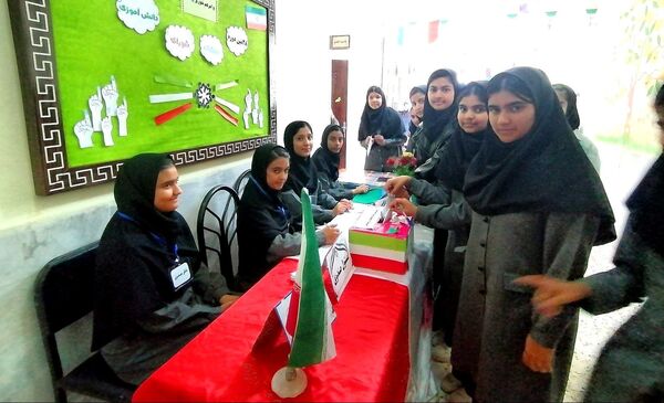 انتخابات شورای دانش آموزی در دبیرستان حاج مهدی روحانی خلیل آباد 