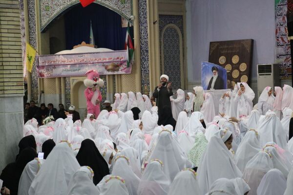 جشن تکلیف2000 نفری دانش‌آموزان زابل
