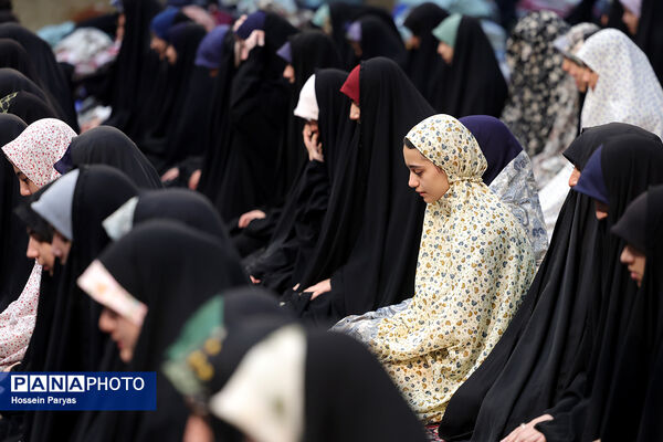 حضور وزیر آموزش و پرورش در جمع دانش‌آموزان معتکف