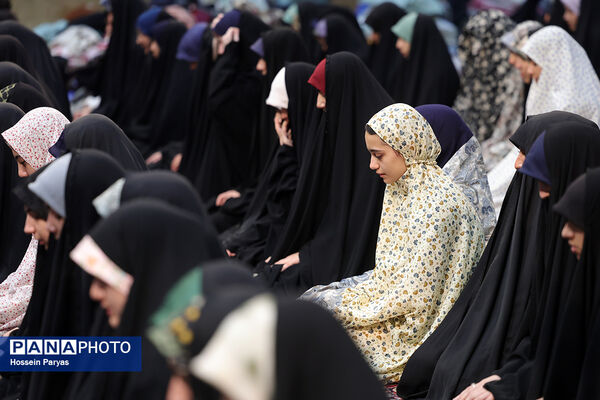 حضور وزیر آموزش و پرورش در جمع دانش‌آموزان معتکف