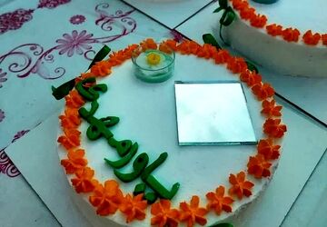کیک همدلی برای آقای مهربانی‌ها؛ رسمی که از سال ۹۸ ماندگار شد