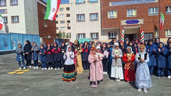 افتتاح 2 مدرسه جدید در شهرک وحدت نگارستان  در البرز 