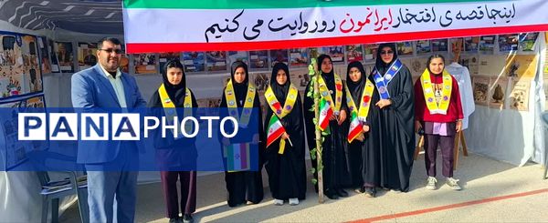 وقتی مدرسه صحنه انقلاب شد؛ زنگی که با سرود و افتخار نواخته شد