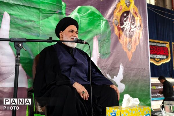 حضور مادران و نوزادان شش ماهه در همایش شیرخوارگان حسینی