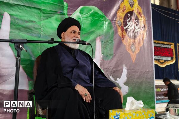 حضور مادران و نوزادان شش ماهه در همایش شیرخوارگان حسینی