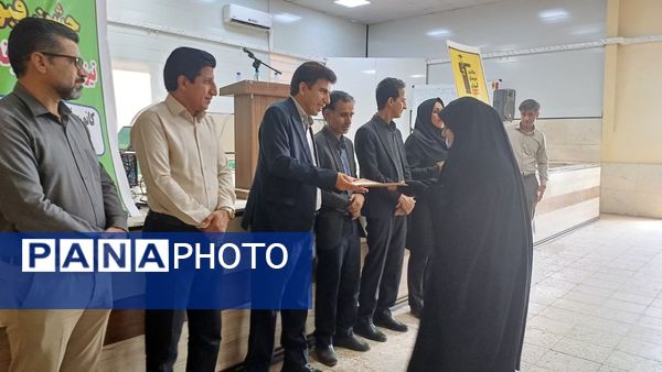 درخشش دانش‌آموزان نخبه قلعه‌گنج در جشن تقدیر کانون قلم‌چی