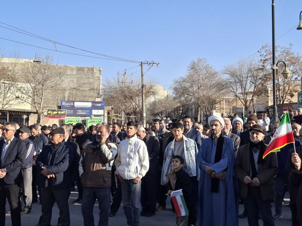 اجتماع بزرگ مردم شهرستان سملقان در محکومیت ناآرامی‌های اخیر