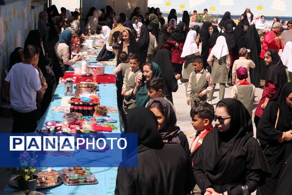 برپایی بازارچه تمام تشکلاتی در دبستان شهید ناصری