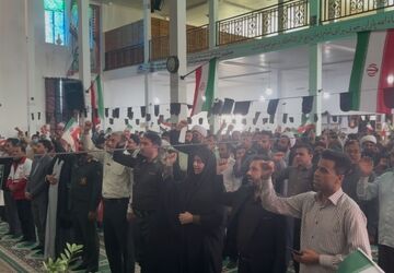 دانش‌آموزان سردشت بشاگرد تجلی‌گر ایستادگی در ۱۳ آبان