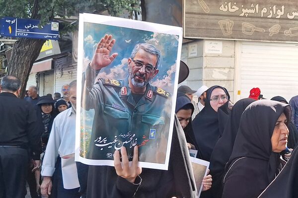 مراسم تشییع پیکر سردار شهید غلامحسین غیب پرور